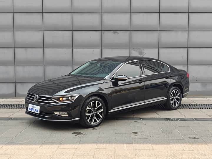 Фото 2 - Volkswagen Magotan