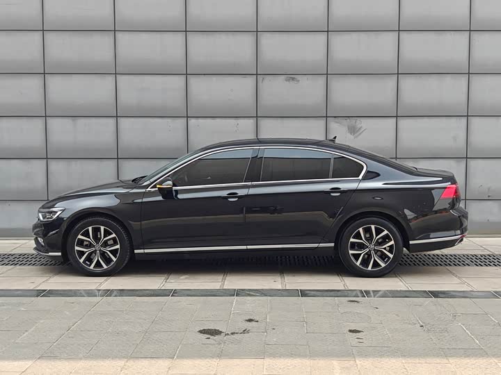 Фото 4 - Volkswagen Magotan