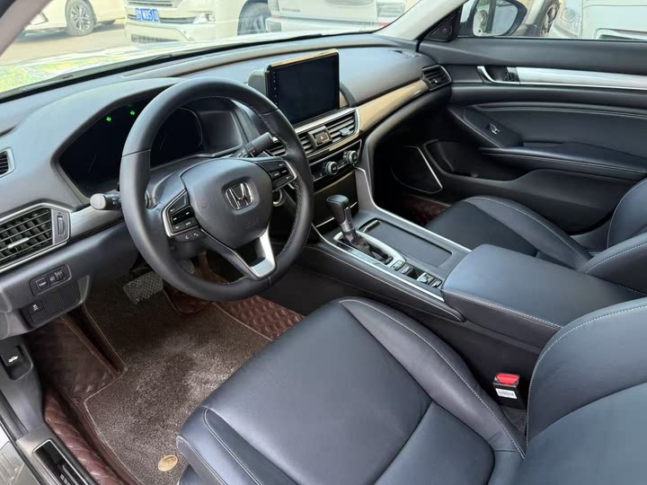 Фото 6 - Honda Inspire