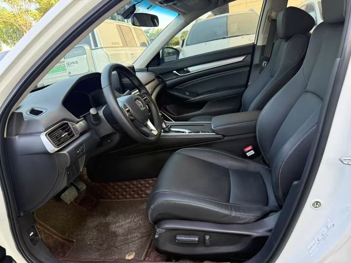 Фото 7 - Honda Inspire