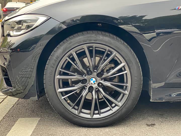 Фото 9 - BMW 3 Series