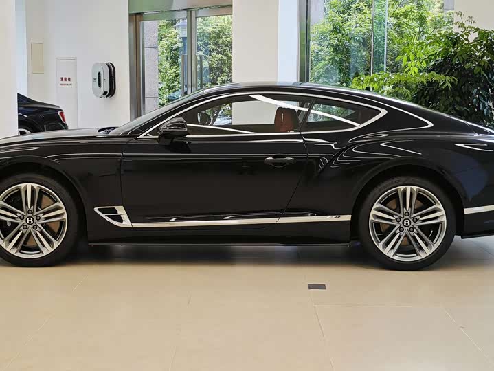 Фото 2 - Bentley Continental GT