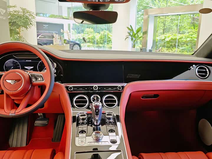 Фото 3 - Bentley Continental GT