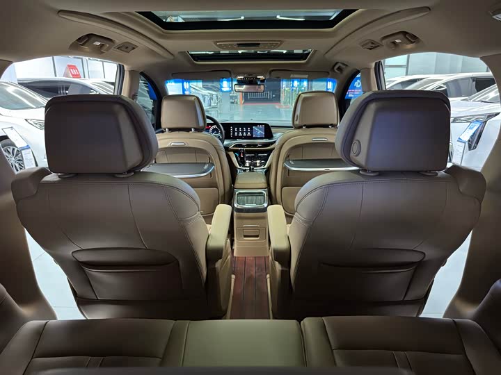 Фото 15 - Buick GL8 ES