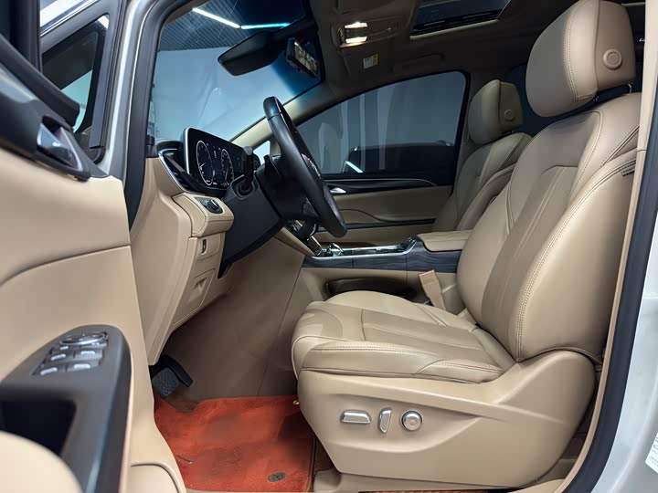 Фото 3 - Buick GL8 ES