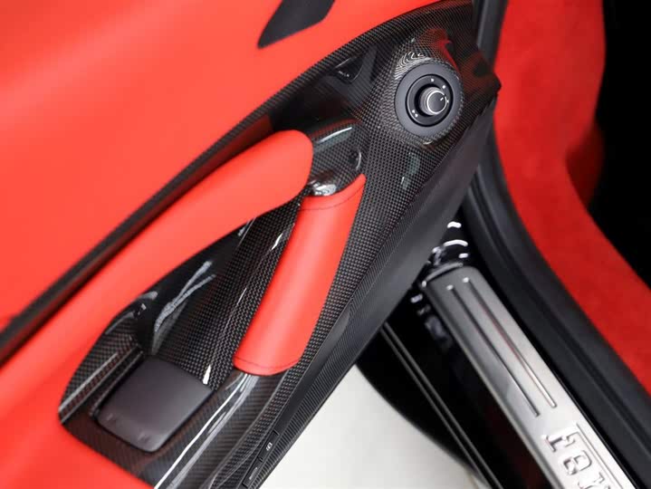 Фото 15 - Ferrari F8