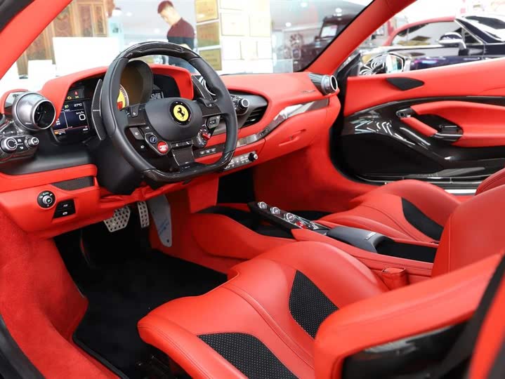 Фото 16 - Ferrari F8