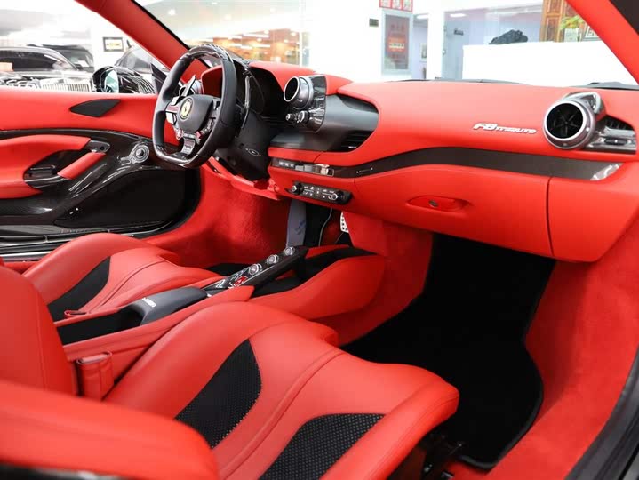 Фото 17 - Ferrari F8