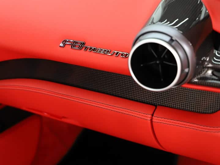 Фото 18 - Ferrari F8