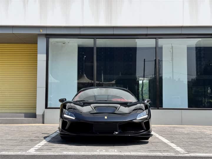 Фото 2 - Ferrari F8