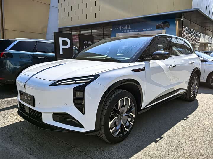 Фото 1 - Hongqi EHS7 (Tiangong 08)