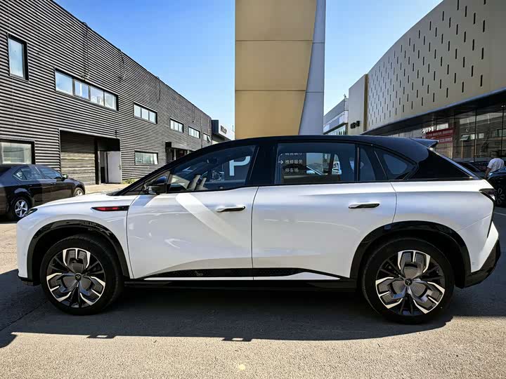 Фото 3 - Hongqi EHS7 (Tiangong 08)