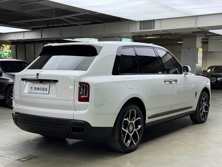 Фото 4 - Rolls-Royce Cullinan