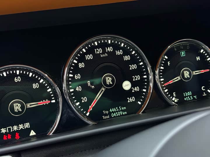 Фото 6 - Rolls-Royce Cullinan