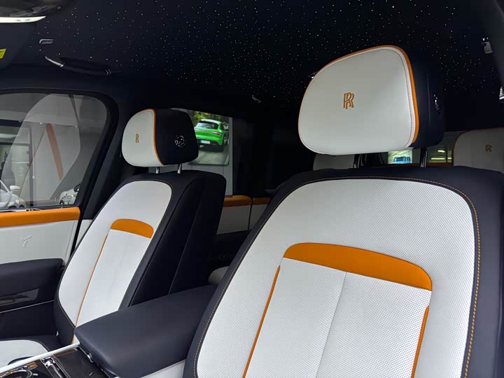 Фото 8 - Rolls-Royce Cullinan
