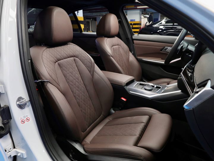 Фото 11 - BMW 3 Series