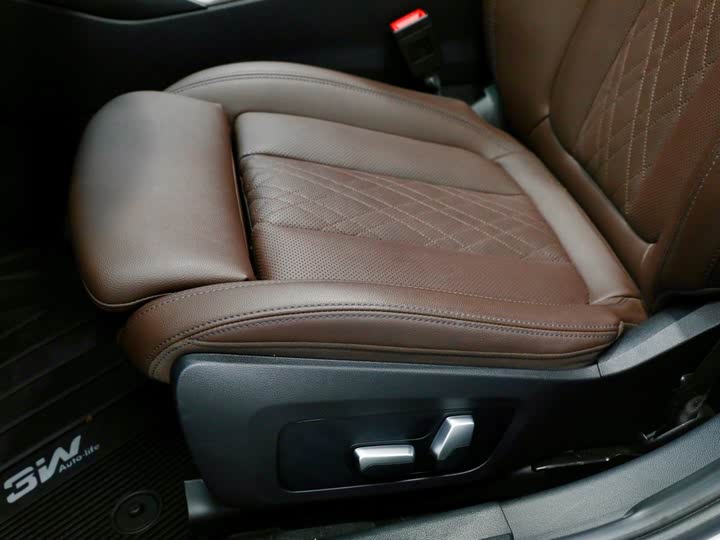 Фото 19 - BMW 3 Series