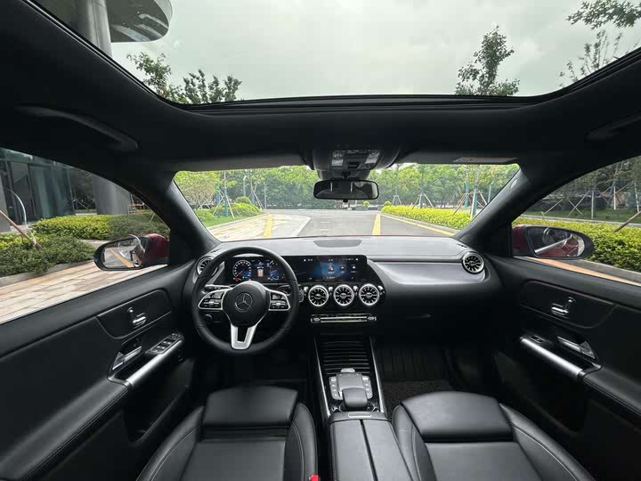 Фото 11 - Mercedes-Benz GLA-Class