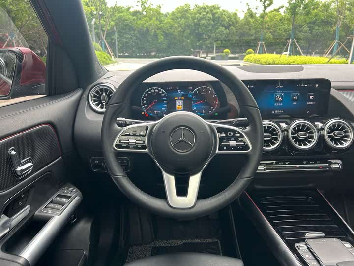 Фото 12 - Mercedes-Benz GLA-Class