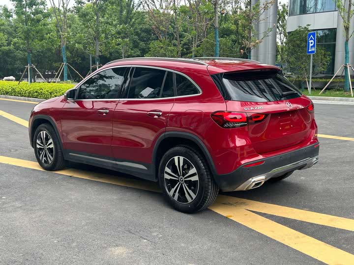 Фото 6 - Mercedes-Benz GLA-Class