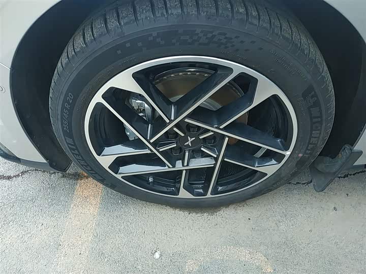 Фото 23 - XPeng F57