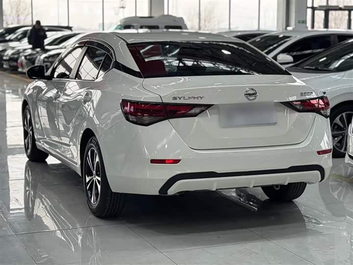 Фото 10 - Nissan Sylphy