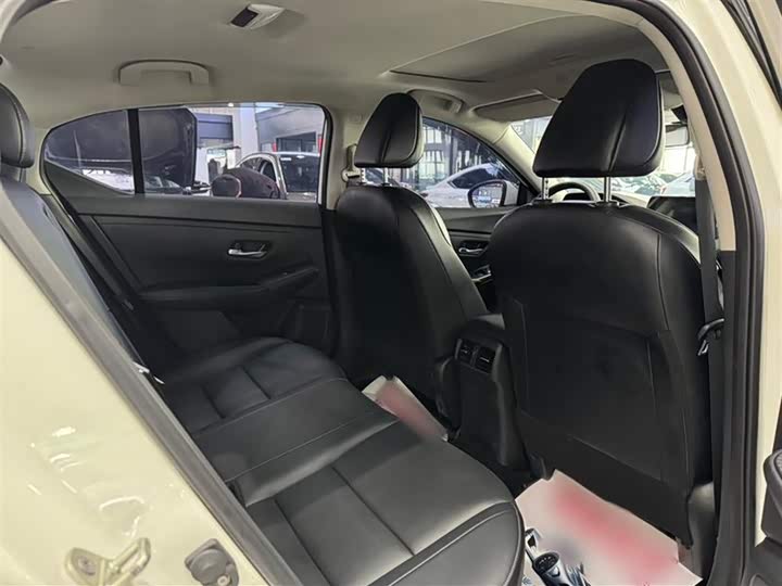 Фото 19 - Nissan Sylphy