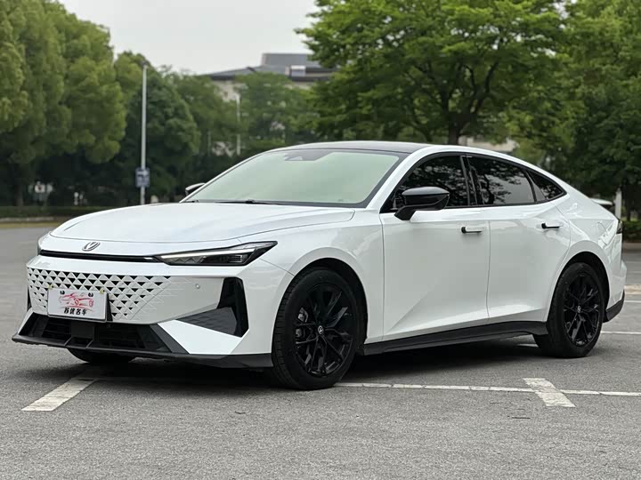 Фото 1 - Changan UNI-V