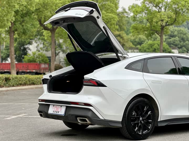 Фото 14 - Changan UNI-V