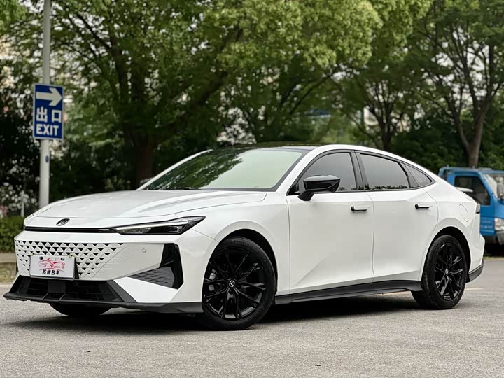 Фото 22 - Changan UNI-V