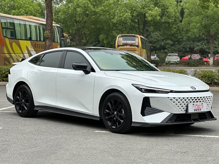 Фото 4 - Changan UNI-V