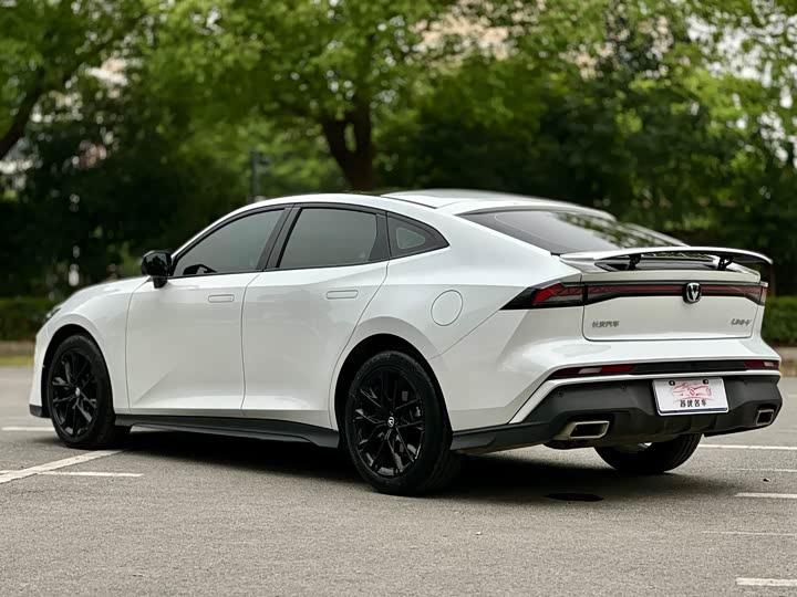 Фото 8 - Changan UNI-V