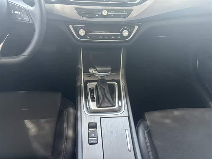 Фото 10 - Changan Raeton CC