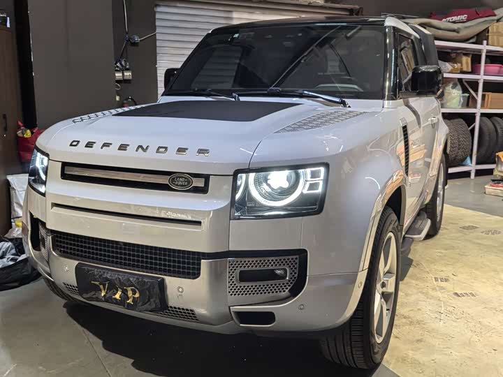 Фото 1 - Land Rover Defender