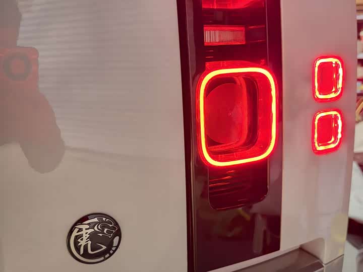 Фото 10 - Land Rover Defender