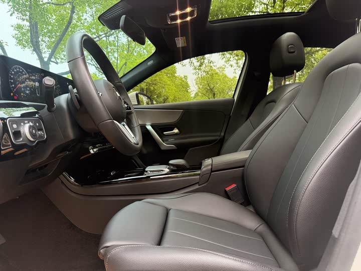 Фото 10 - Mercedes-Benz A-Class