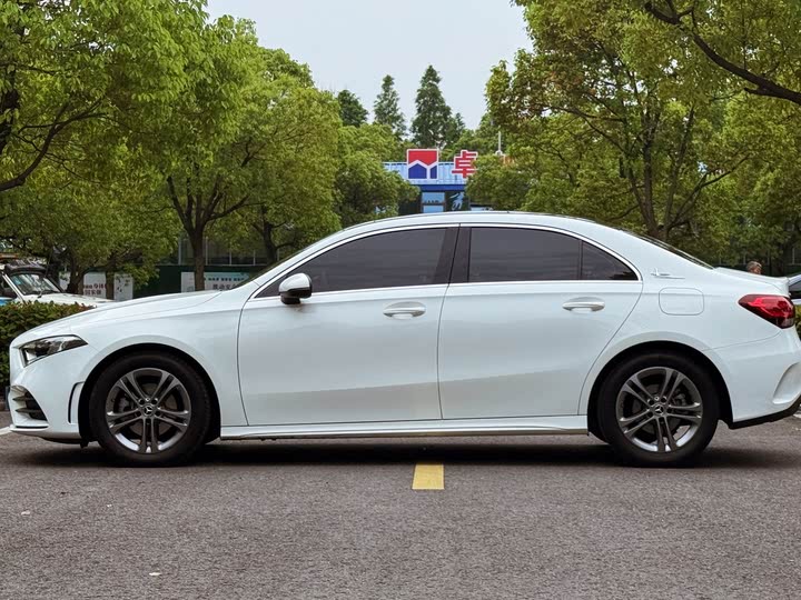 Фото 8 - Mercedes-Benz A-Class