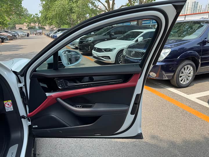 Фото 13 - Porsche Panamera