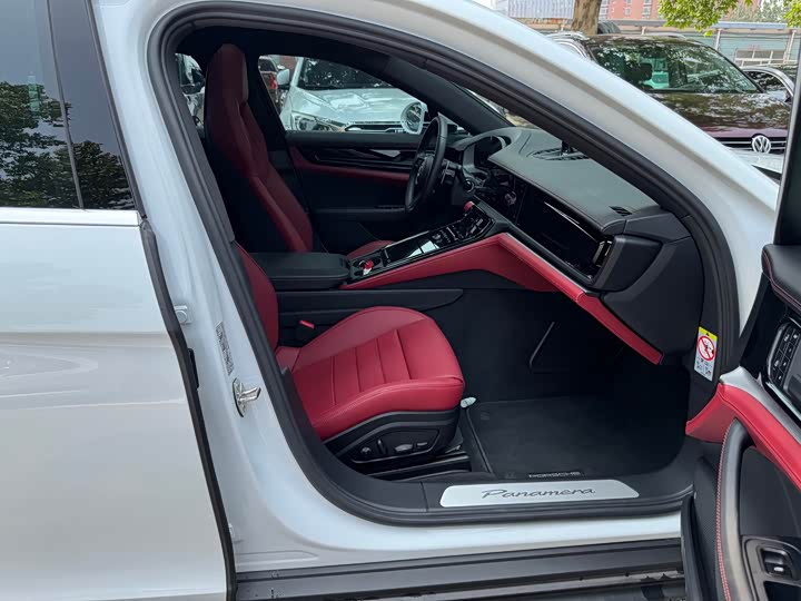 Фото 14 - Porsche Panamera