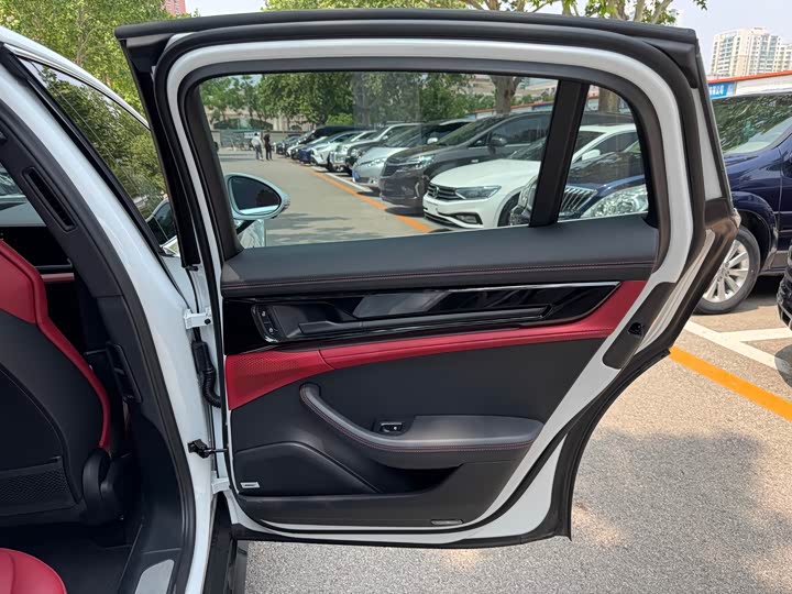 Фото 15 - Porsche Panamera