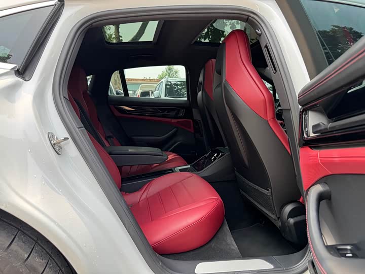 Фото 16 - Porsche Panamera