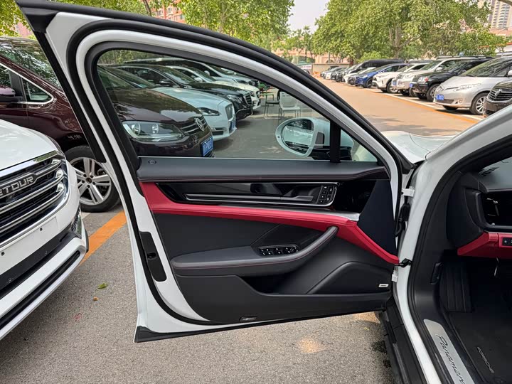 Фото 3 - Porsche Panamera