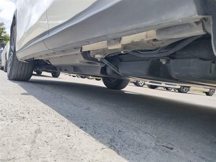 Фото 22 - Lexus NX