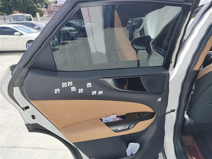 Фото 29 - Lexus NX