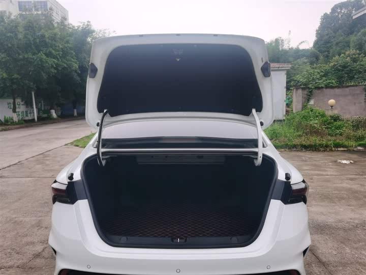 Фото 19 - Geely Binrui