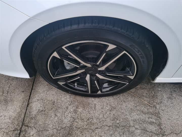 Фото 23 - Geely Binrui