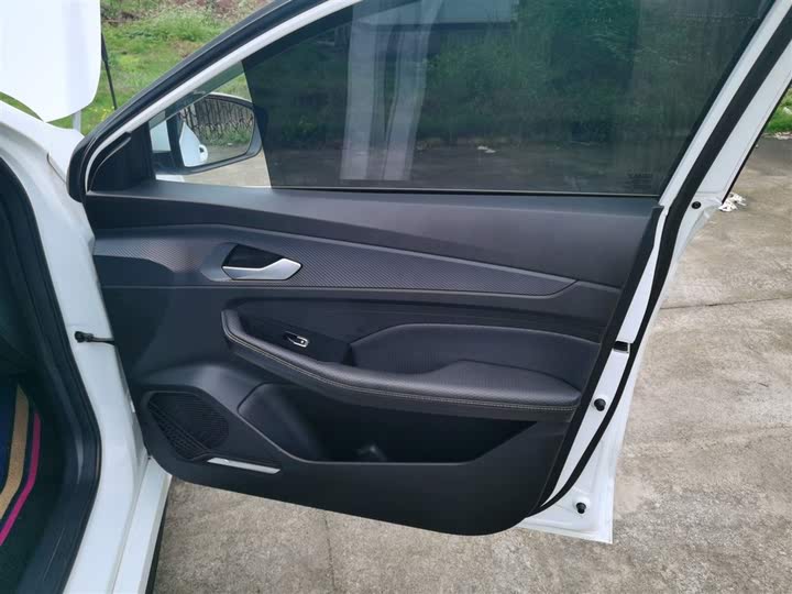 Фото 26 - Geely Binrui