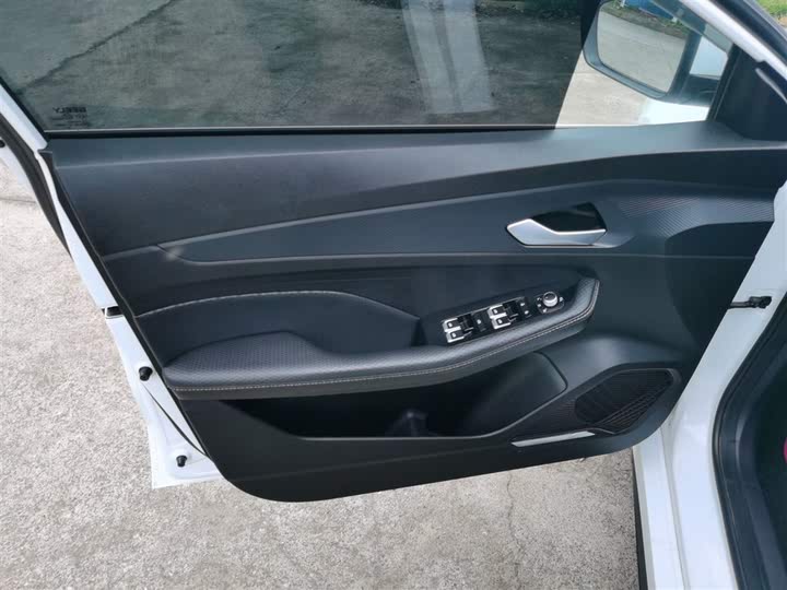 Фото 28 - Geely Binrui