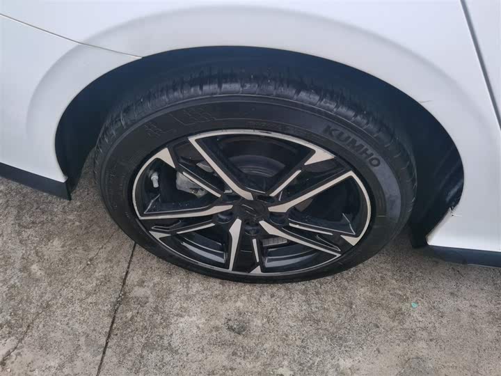 Фото 30 - Geely Binrui