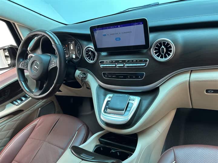 Фото 23 - Mercedes-Benz Vito